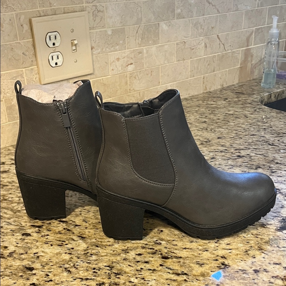 Forever sz 8.5 Gray Ankle Boots - NEW (No Box)